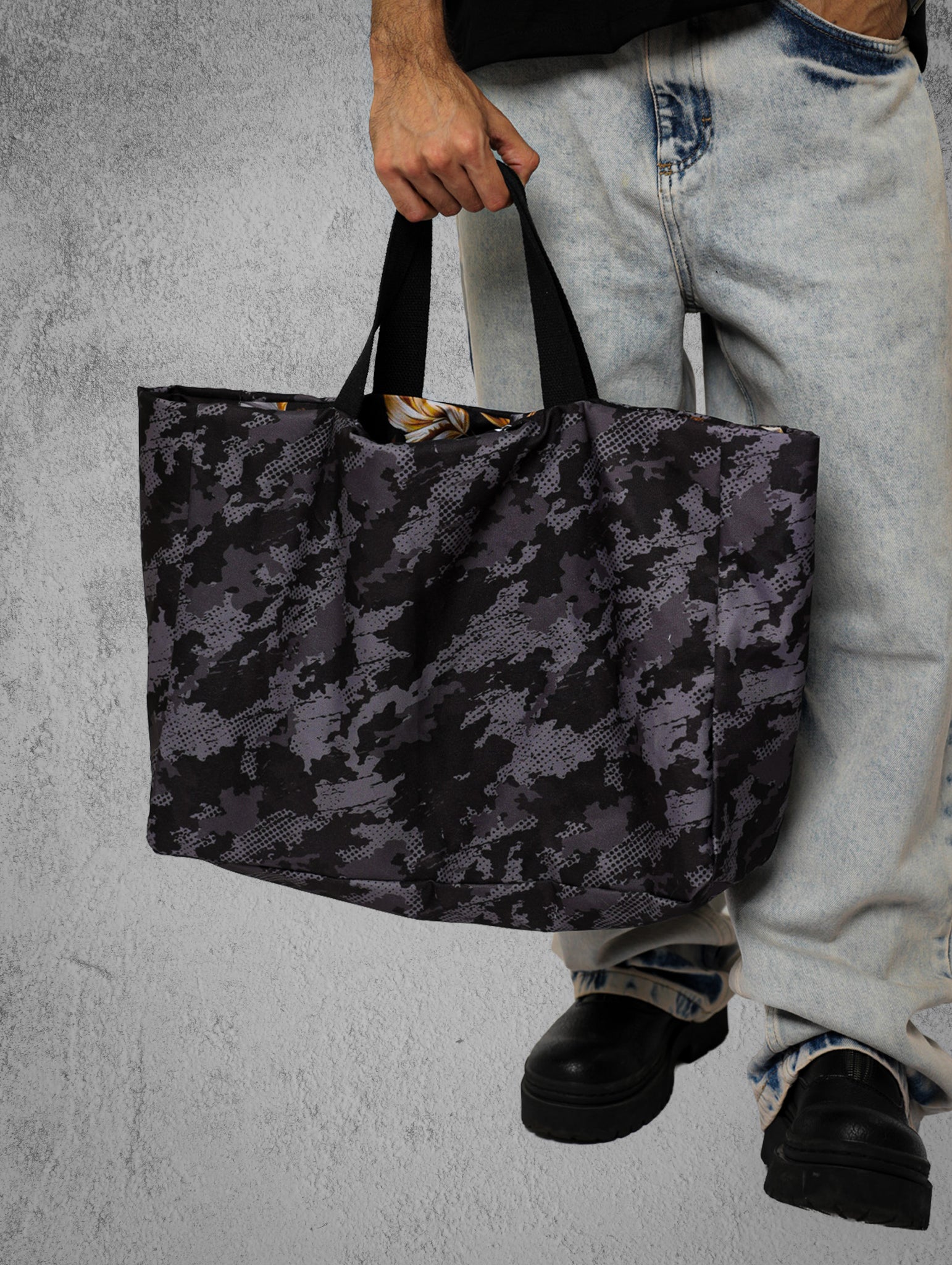 STTBOO1 - Artist Totebag